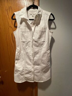 NWT Sleeveless White Button-Down Denim Dress with pockets.